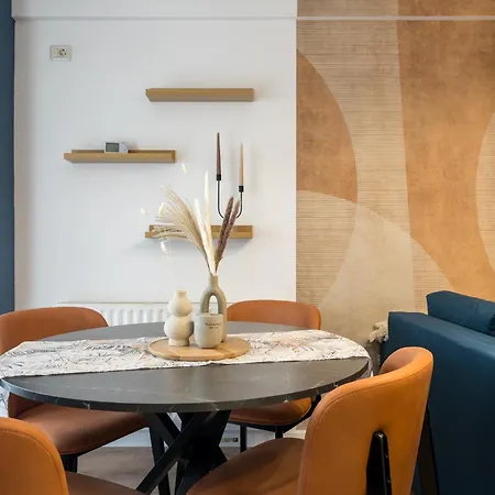 Spacious 809 *