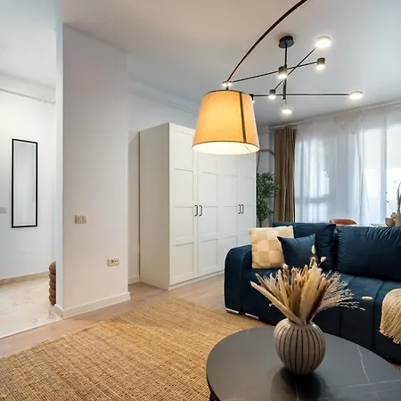 Spacious 809 *