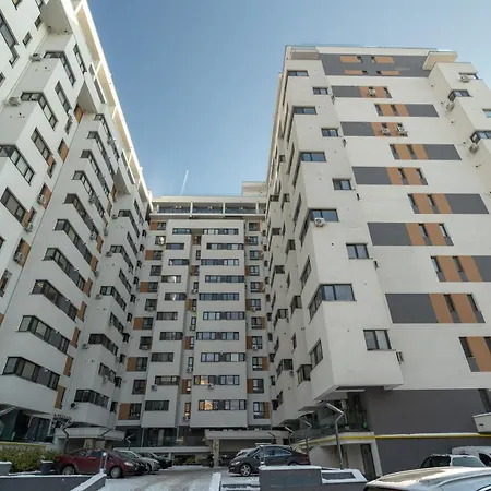 Spacious 809 Apartment