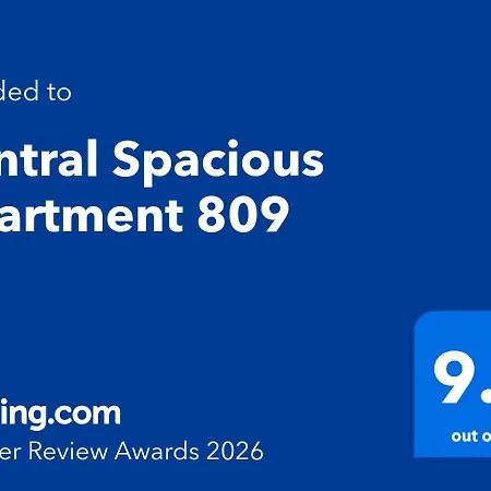 Spacious 809 Apartment