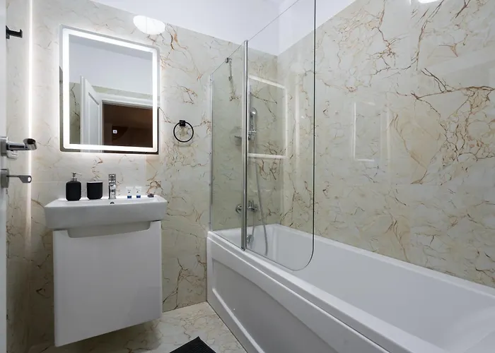 Spacious 809 Apartment *