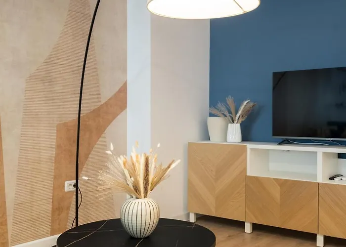 Spacious 809 Apartment *