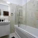 Spacious 809 아파트 *