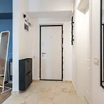 아파트 Spacious 809 *